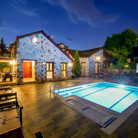 ılk Ayvilla1 Villa *